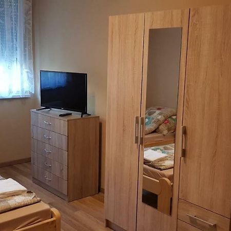 Lotti Apartman Kiskunhalas Ngoại thất bức ảnh