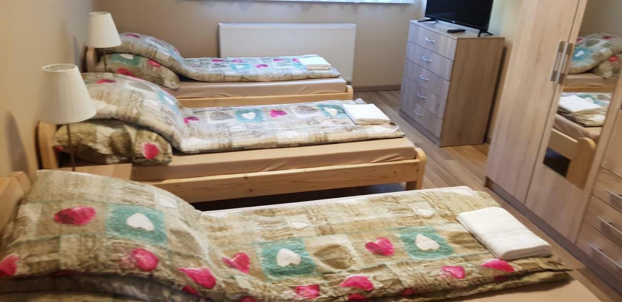 Lotti Apartman Kiskunhalas Ngoại thất bức ảnh