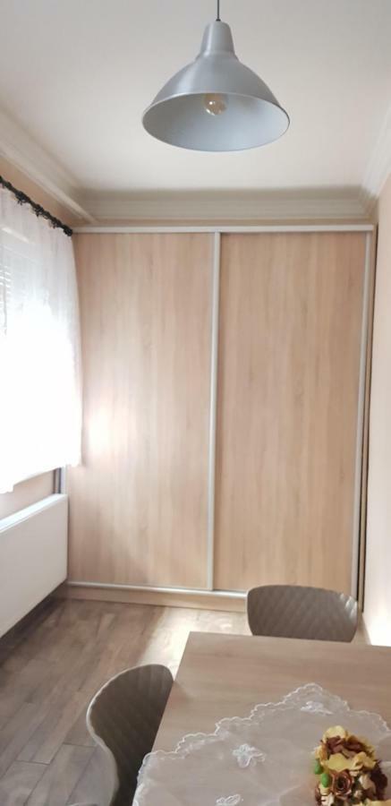 Lotti Apartman Kiskunhalas Ngoại thất bức ảnh